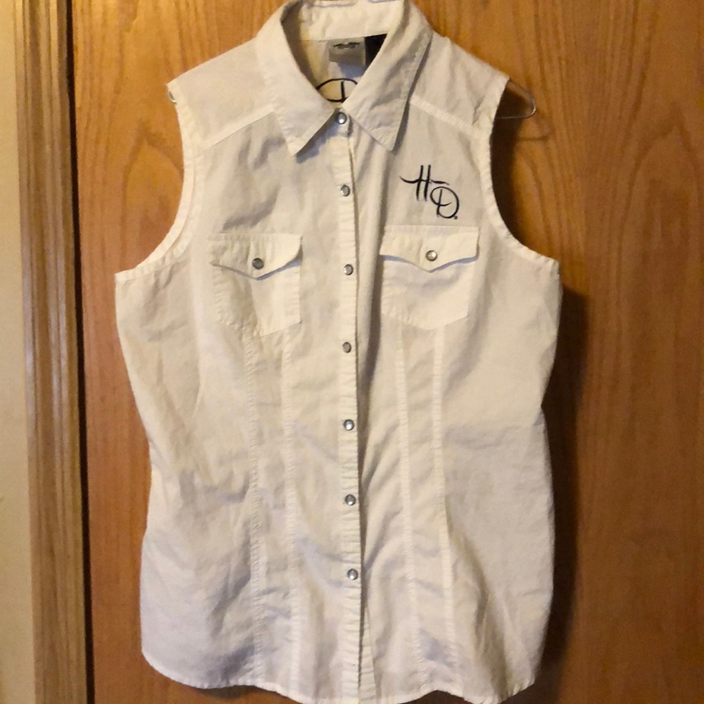 Sleeveless Harley Davidson shirt